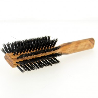 Brosse demi-ronde en bois d'olivier et poils de sanglier Brosse demi-ronde en bois d'olivier et poils de sanglier